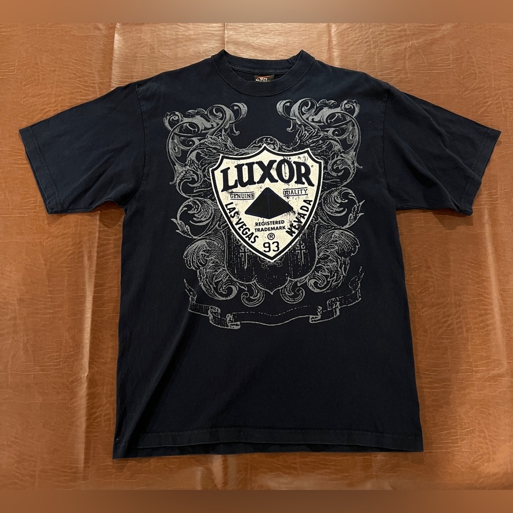 Luxor Hotel and Casino Las Vegas Shirt - Size Large (Fit Med)